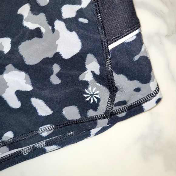 ATHLETA LEOPARD READY SET GO SHORT BLACK GREY WHITE SIZE M - Picture 5 of 16